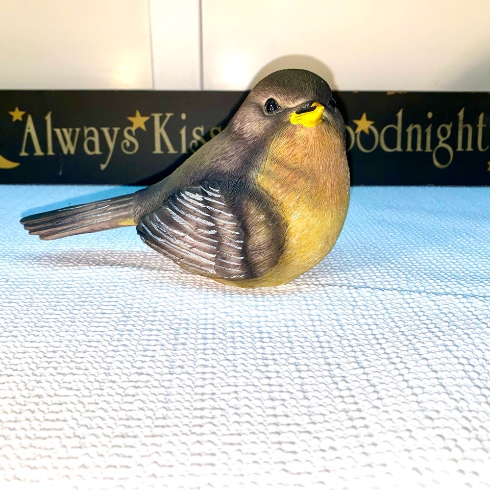 Transpac D2841-ORIOLE Detailed and Textured Resin Oriole Bird.